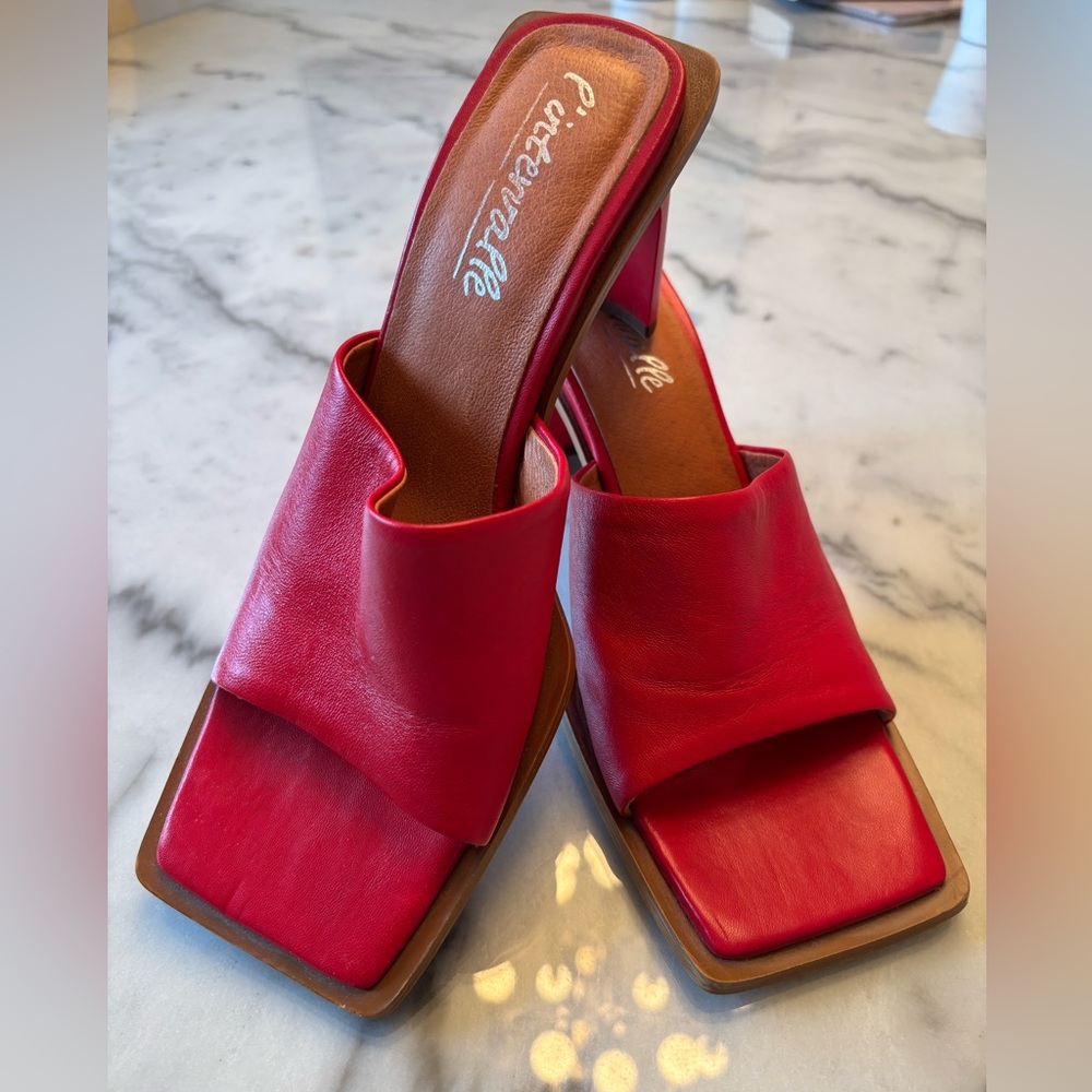 L'Intervalle Quini Red Leather Square Toe Mules | Size 40